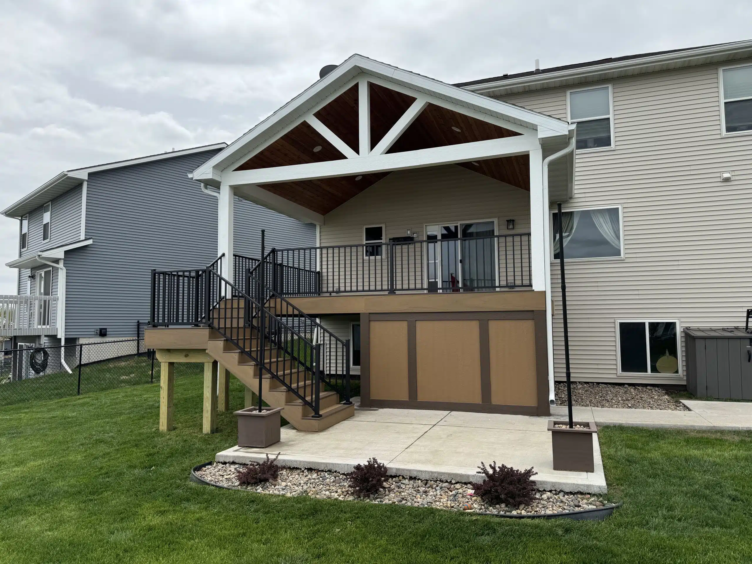 Cedarview Covered Deck